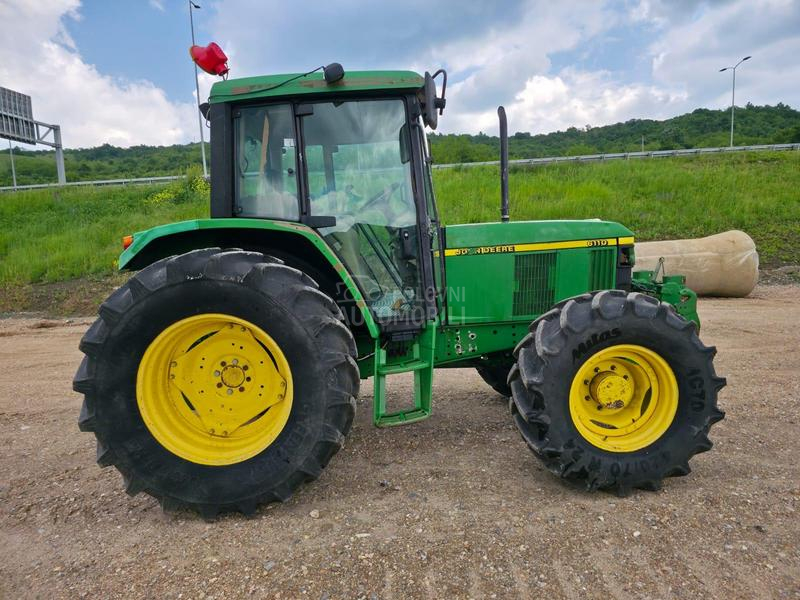 John Deere 6110