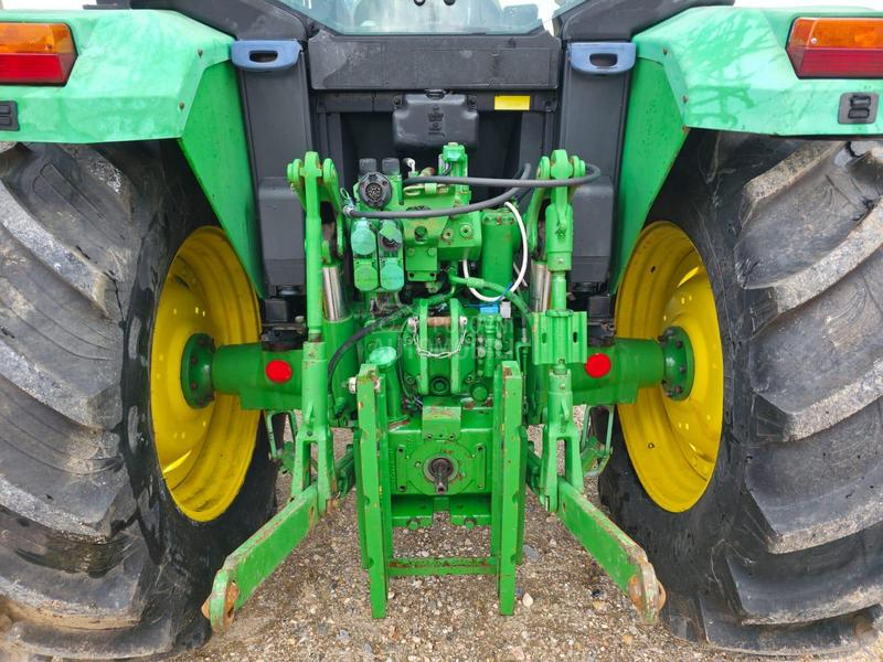John Deere 6110