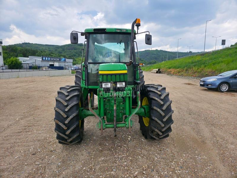 John Deere 6110