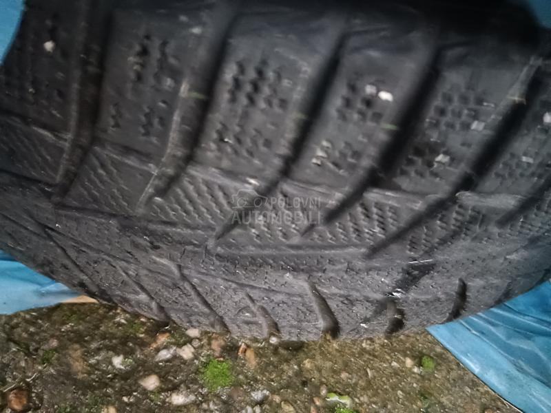 Hankook 225/65 R17 Zimska