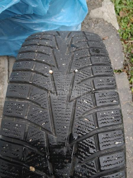 Hankook 225/65 R17 Zimska