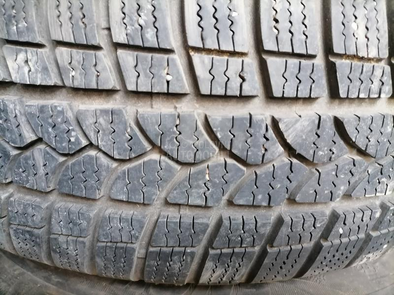 Tigar 215/55 R16 Zimska