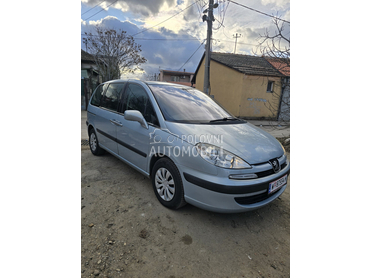 Peugeot 807 sa tablama