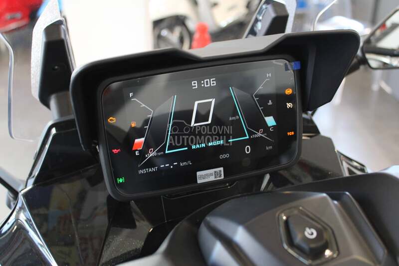 Kymco CV3 575