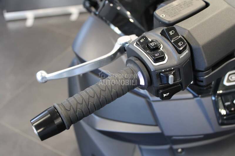 Kymco CV3 575