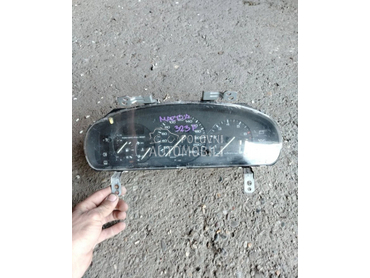 323f  km sat za Mazda 323