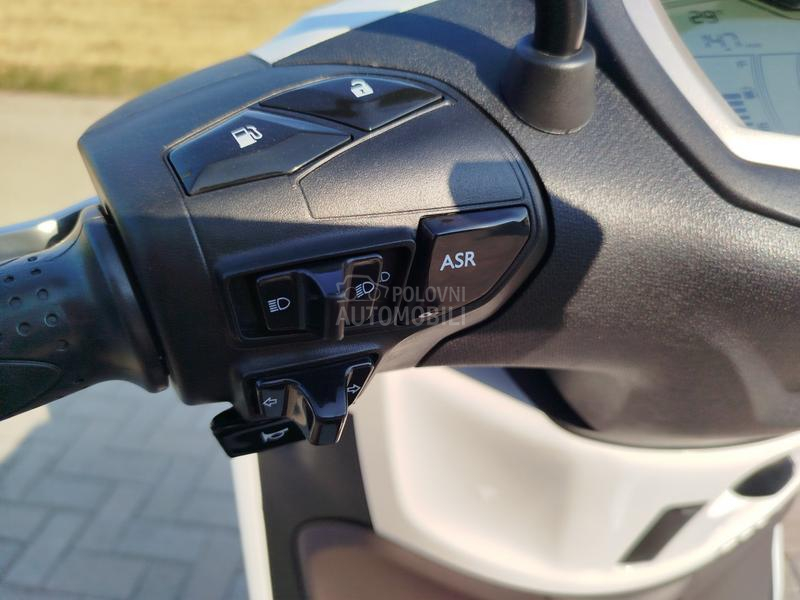 Piaggio Beverly 300 HPE