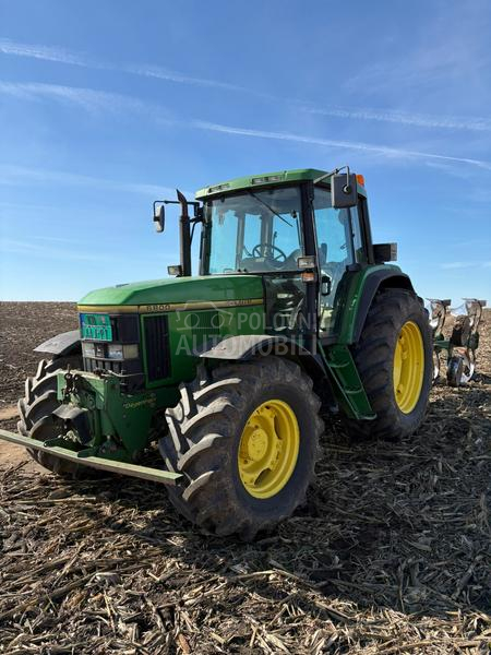 John Deere 6800