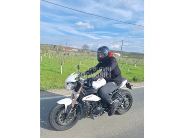 Triumph Triple speed 1050