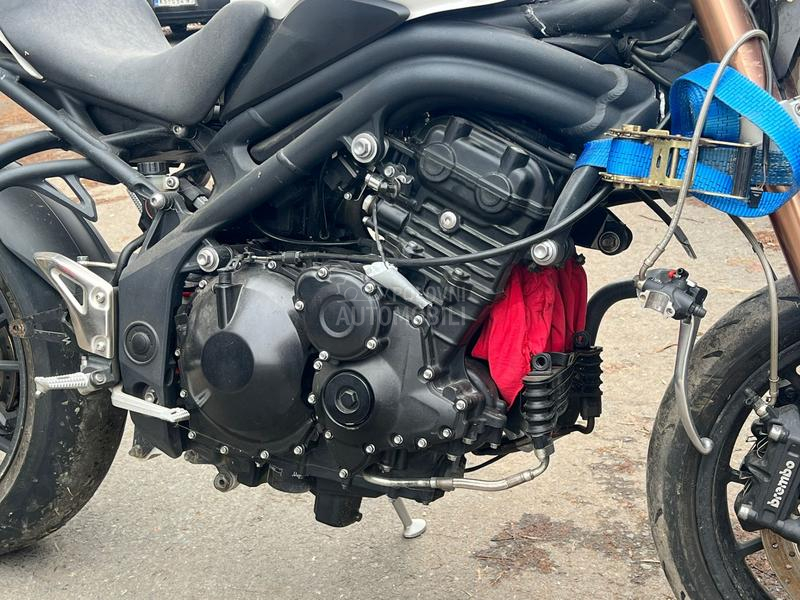 Triumph Triple speed 1050