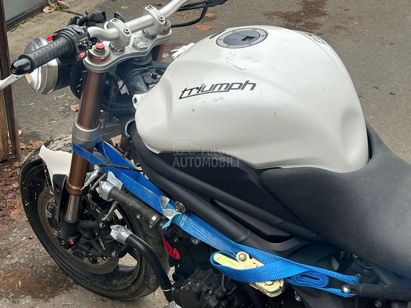 Triumph Triple speed 1050