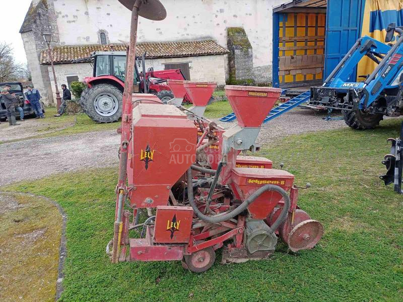 Kuhn lely 6