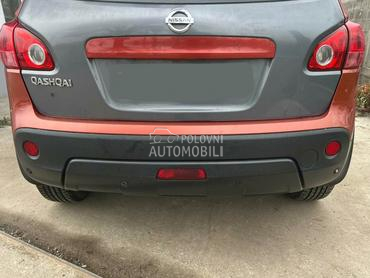 Branik zadnji oranž za Nissan Qashqai od 2006. do 2013. god.