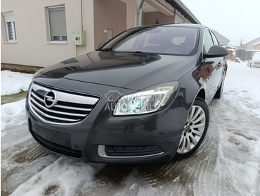 Opel Insignia 2.0 CDTI NAV/LED