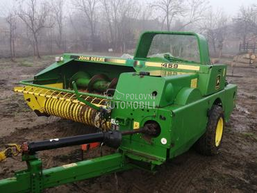 John Deere Presa