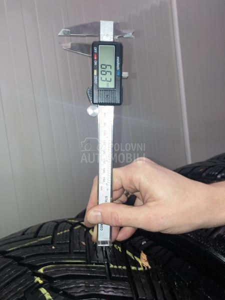 Michelin 215/65 R16 Zimska