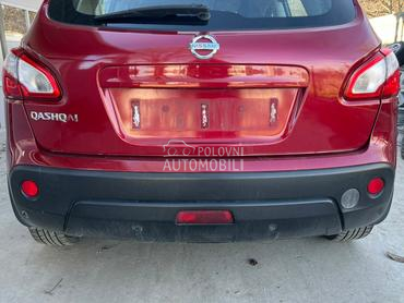 Branik zadnji bordo za Nissan Qashqai od 2006. do 2013. god.