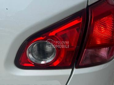 Stop svetlo gepeka desno za Nissan Qashqai od 2006. do 2010. god.