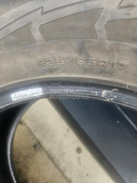 Goodyear 235/65 R17 Zimska