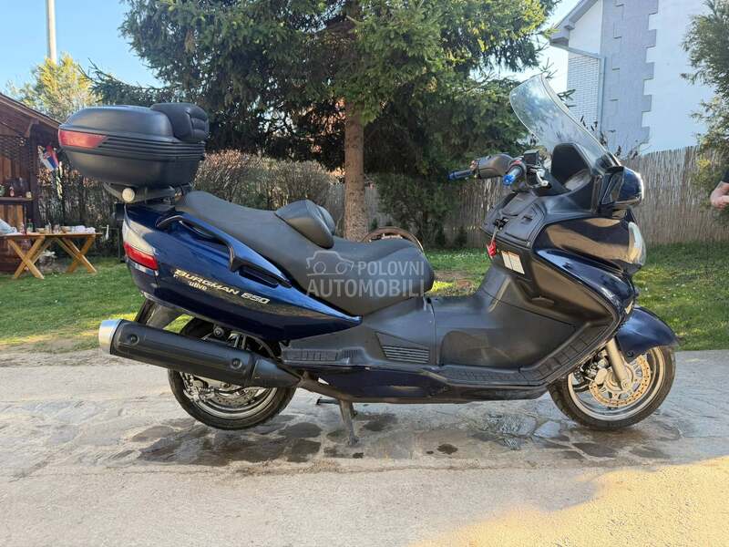 Suzuki Burgman 650 executive
