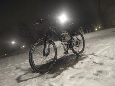 Visitor Hunter sa motorom 80cm3