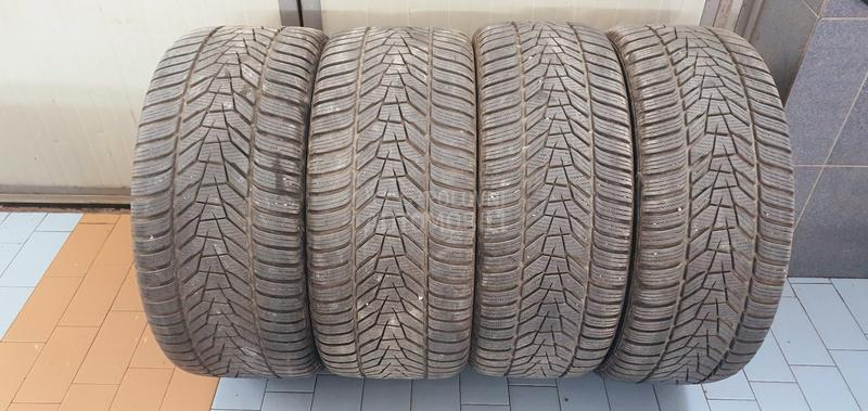 Hankook 245/35 R20 Zimska