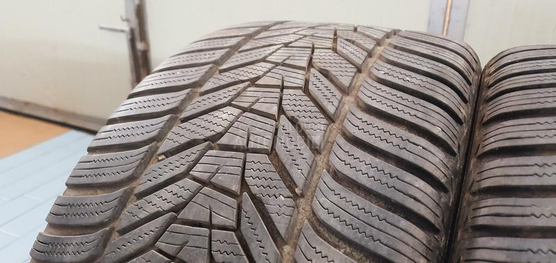 Hankook 245/35 R20 Zimska