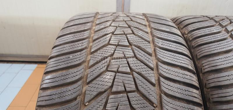 Hankook 245/35 R20 Zimska