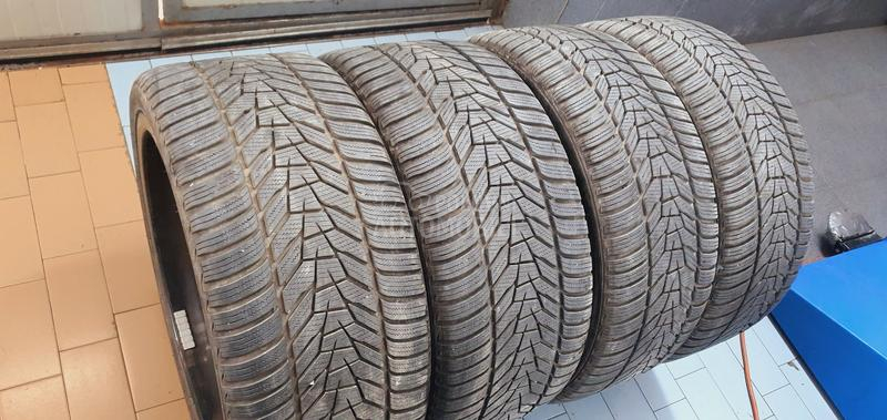 Hankook 245/35 R20 Zimska