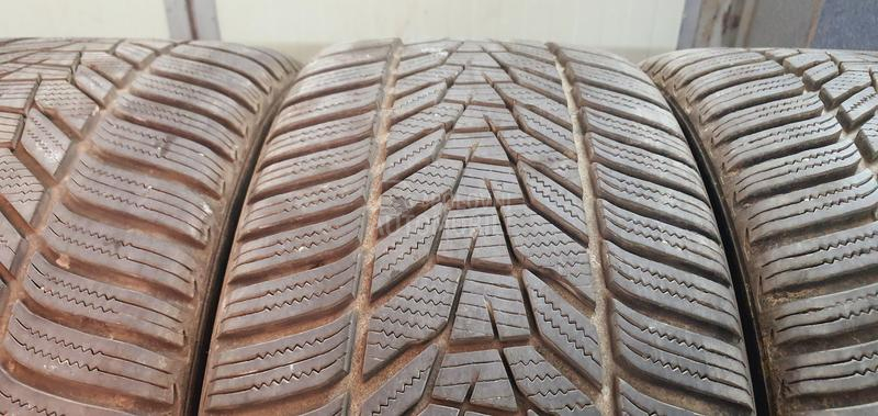 Hankook 245/35 R20 Zimska