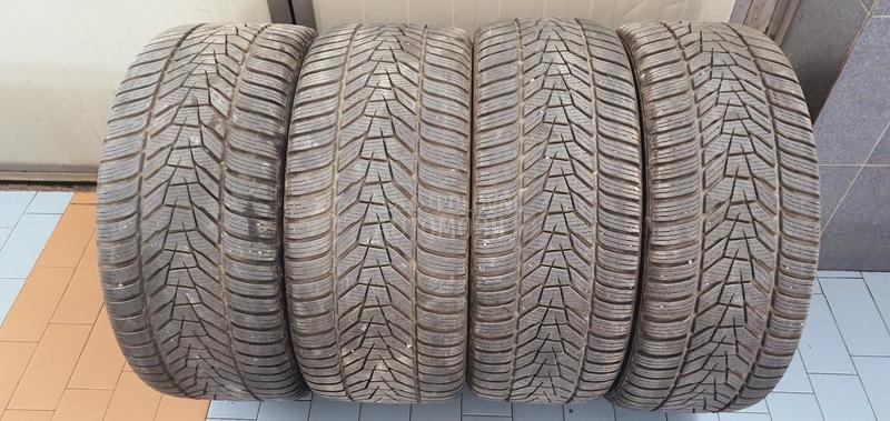 Hankook 245/35 R20 Zimska