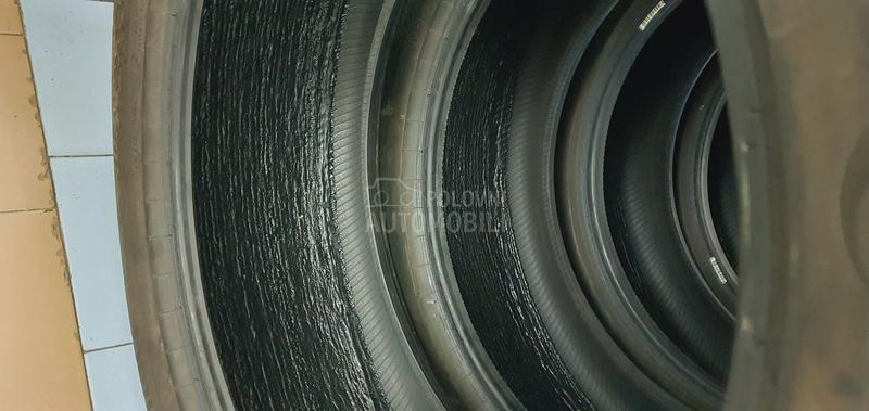 Continental 235/55 R19 Zimska