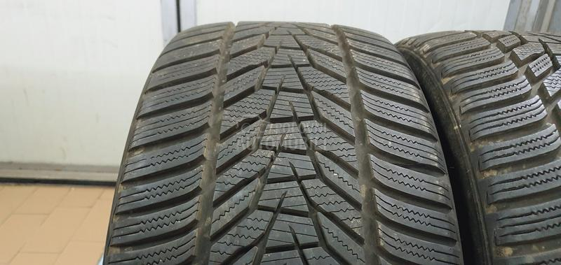 Hankook 245/35 R19 Zimska
