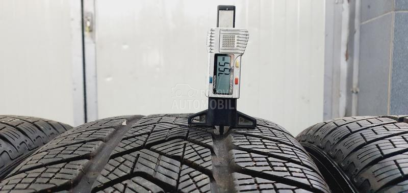 Pirelli 255/55 R19 Zimska