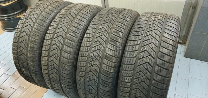 Pirelli 255/55 R19 Zimska