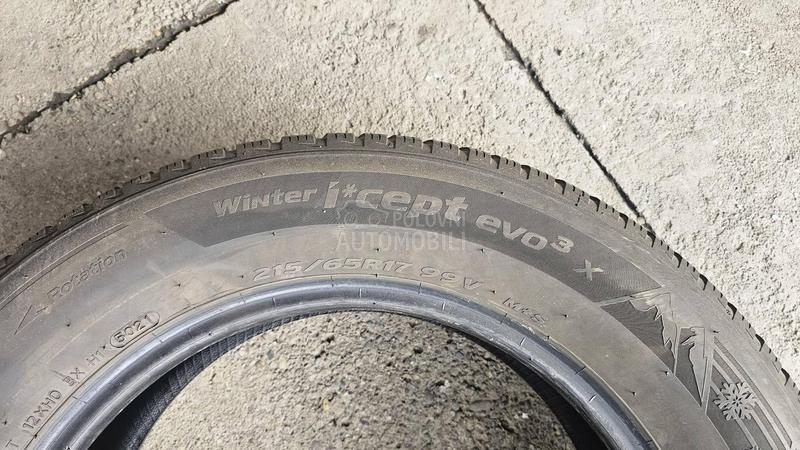 Hankook 215/65 R17 Zimska