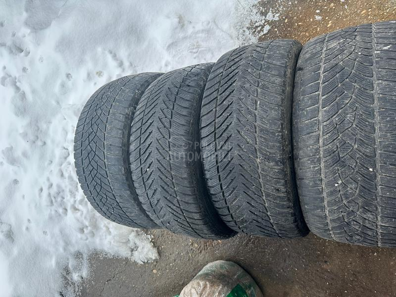 Goodyear 245/40 R18 Zimska