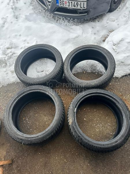 Goodyear 245/40 R18 Zimska