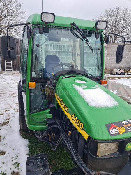 John Deere 4400