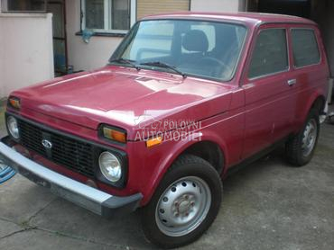 Lada Niva -  kompletan auto u delovima