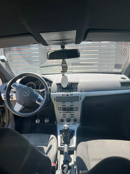 Opel Astra H 