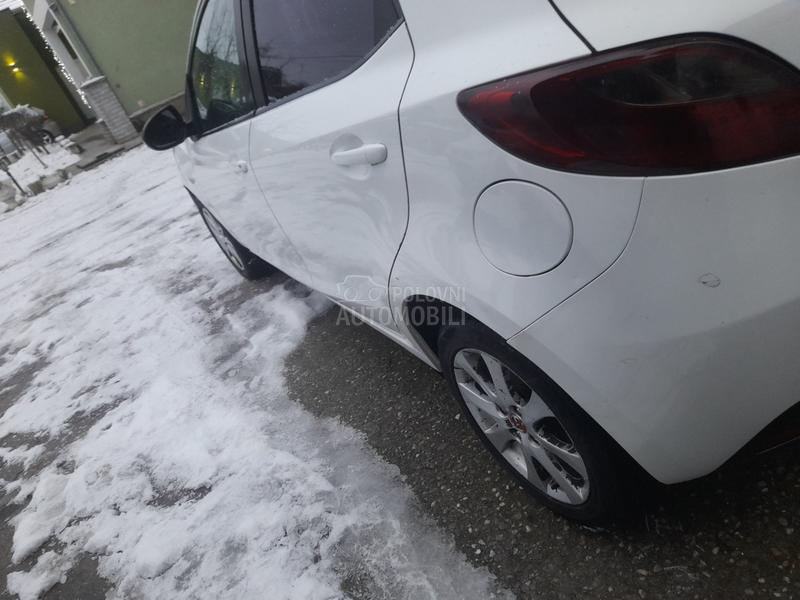Mazda 2 ch