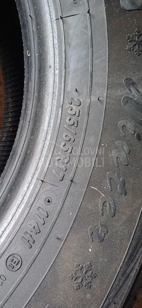 Petlas 255/65 R17 Zimska