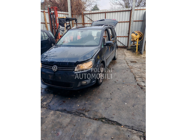 Volkswagen Touran 2012. god. -  kompletan auto u delovima
