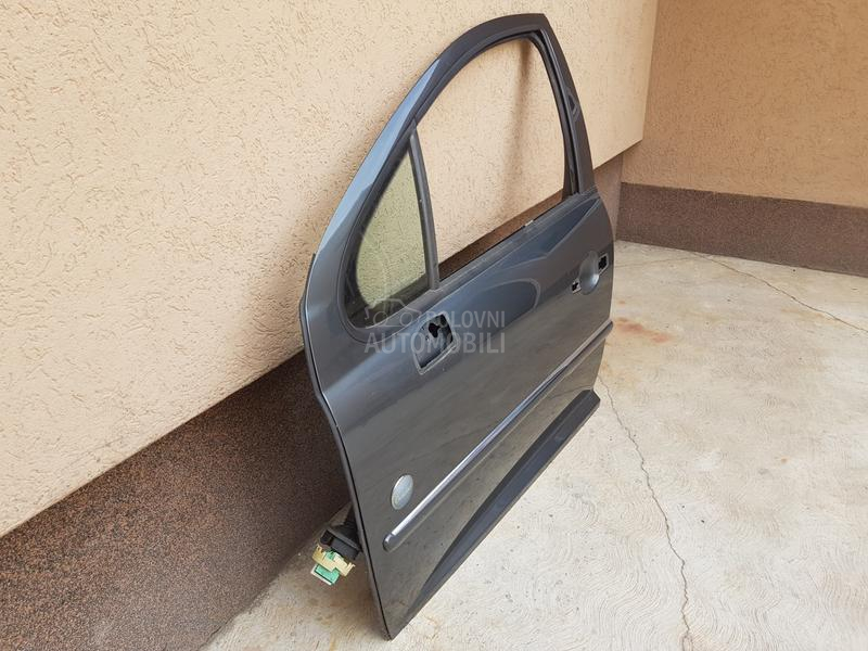 Vrata prednja leva vozačeva