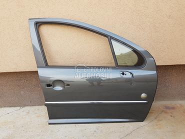 Vrata prednja desna suvozačeva za Peugeot 207