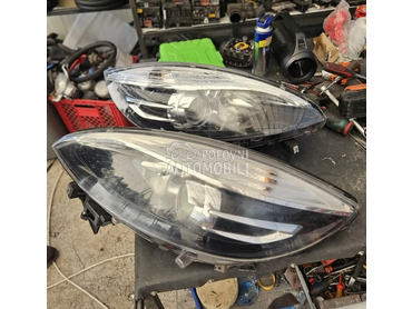 Levi far za Renault Scenic