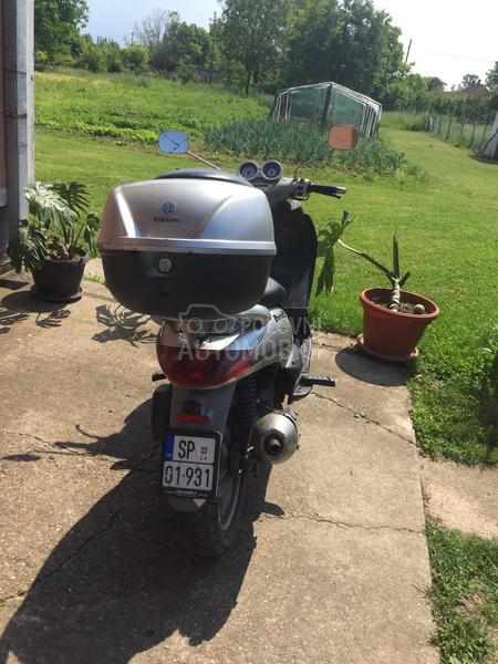 Piaggio Beverly 200