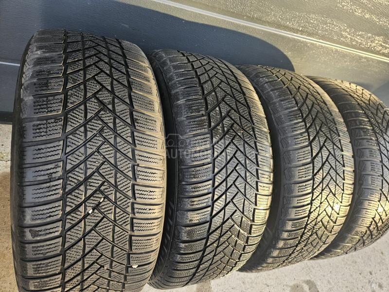 Matador 235/55 R17 Zimska