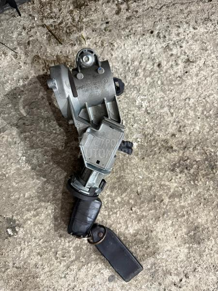 Kontakt brava Corsa D